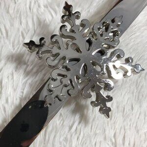 Polished Silver Snowflake Wreath Hanger